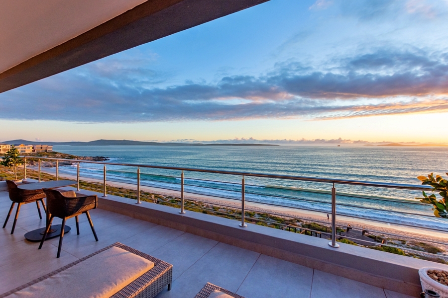 7 Bedroom Property for Sale in Calypso Beach Western Cape